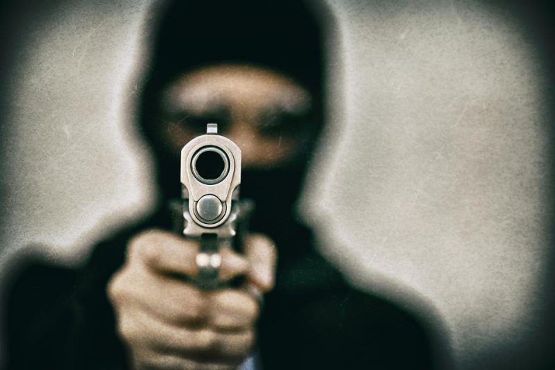 Gunpoint shot shoot robbery theft