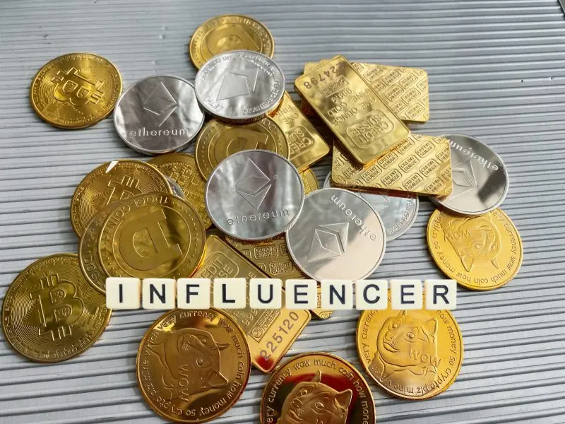 Who Is the Anonymous Twitter User Claiming To Expose Crypto Influencers and Their Crimes?