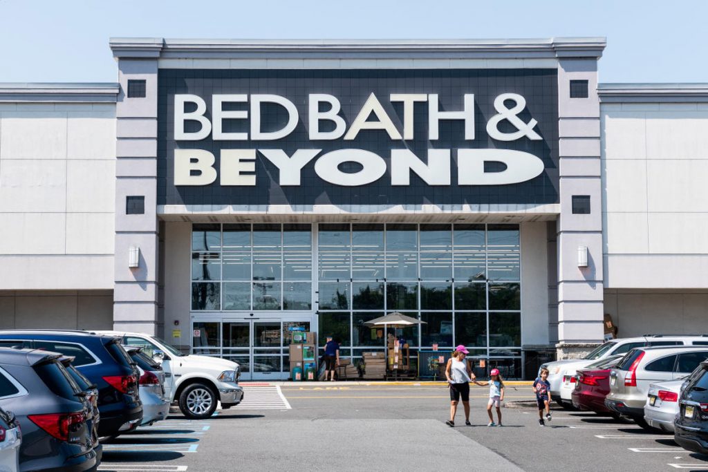 Bed Bath & Beyond CFO identificado como o saltador da Jenga Building