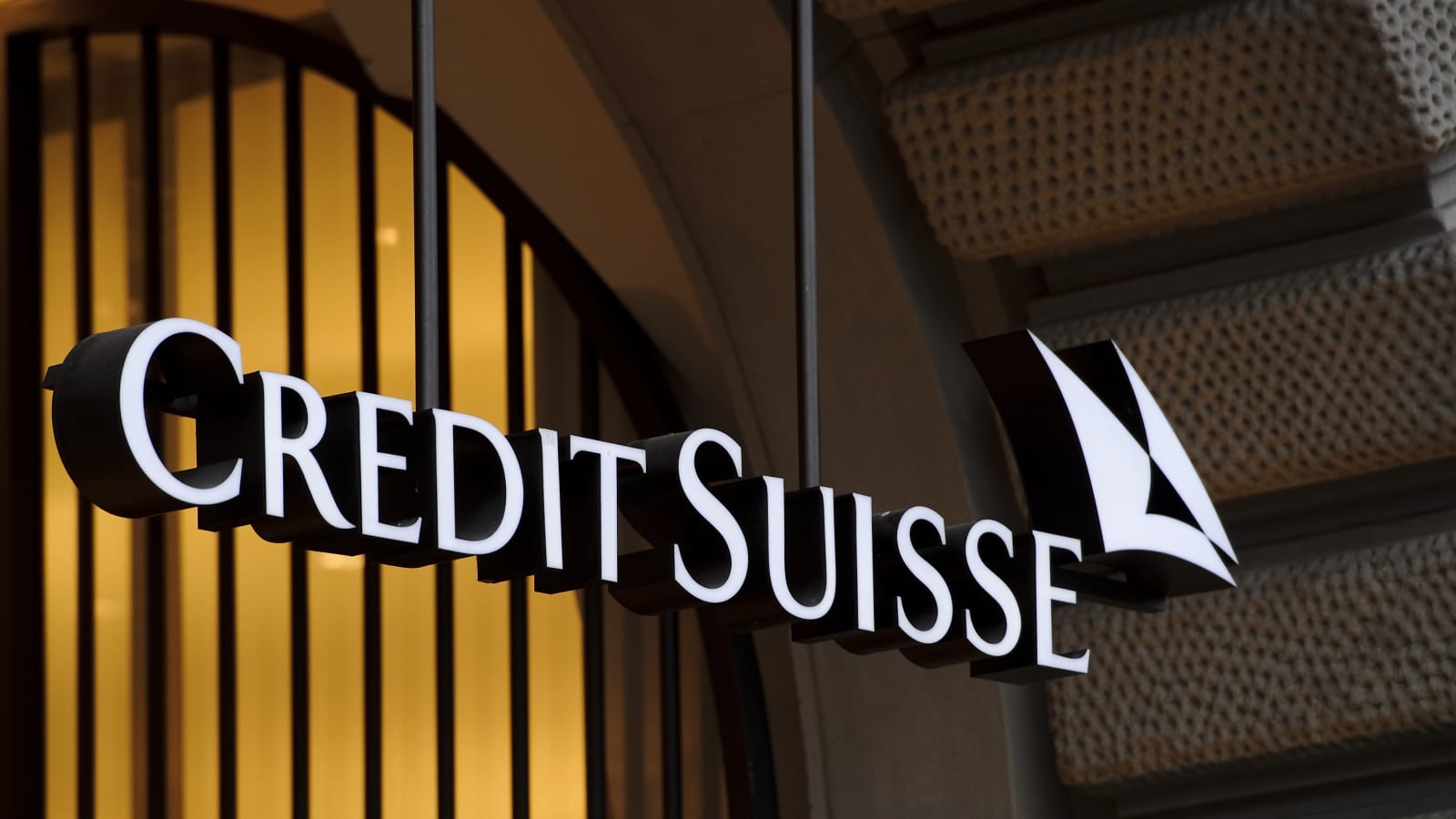 Credit Suisse 9000 شغل را برای کاهش زیان کاهش می دهد