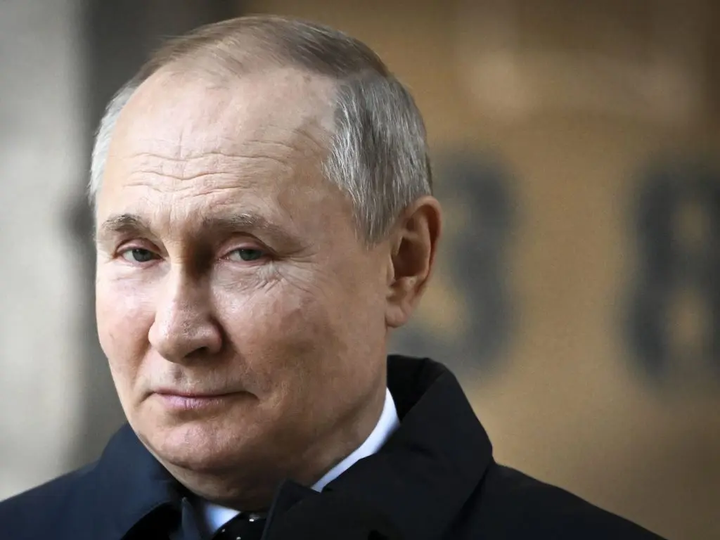 Vladimir Putin Asks for Creation of a Digital Payment System
