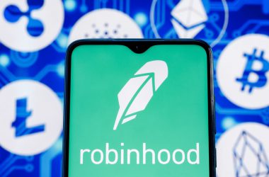 Robinhood Twitter Account Hacked, Hackers Promote Scam