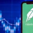 Data reveals that in the first quarter, cryptocurrency trading revenue dropped just by 1%. In Q1, Robinhood reported crypto trading revenue of $38 million, which should be compared to the overall trading revenue of $441 million across all of the company’s businesses. This indicates a year-over-year increase of 47.5%. An analysis of the company’s holdings reveals that the firm holds $11.5 billion worth of cryptocurrencies. This is 36% up from the company’s holdings in Q4, 2022.