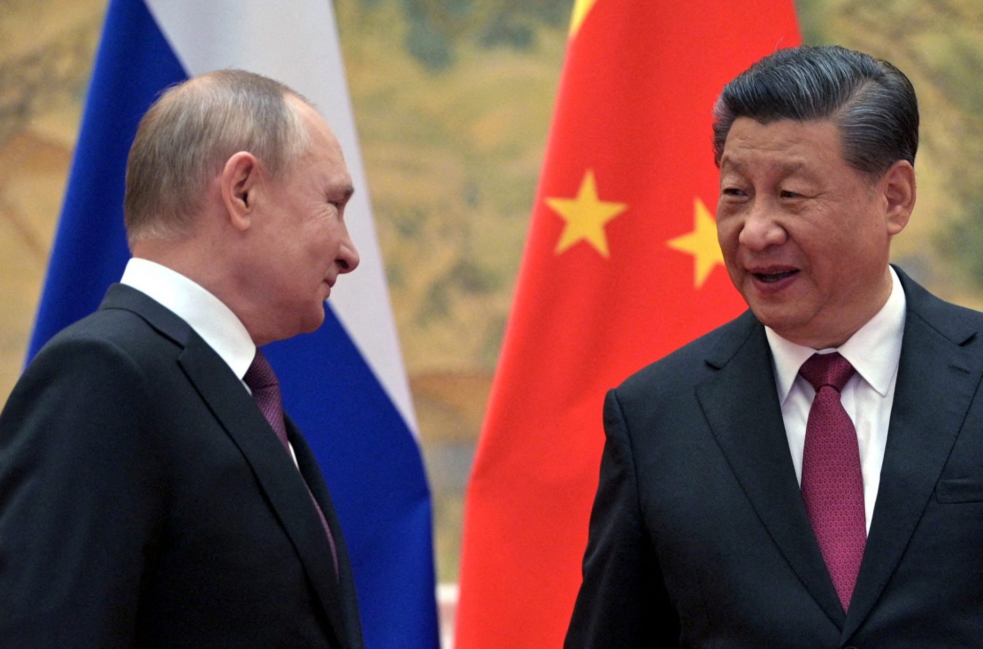 روسیه و چین درباره وام های یوان بحث می کنند