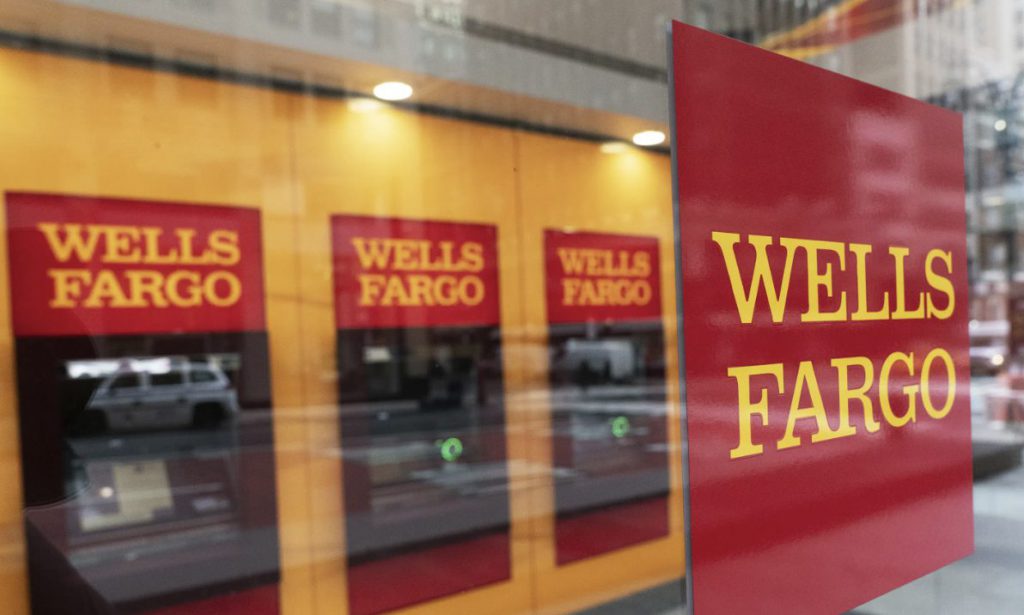 Is Wells Fargo Collapsing?