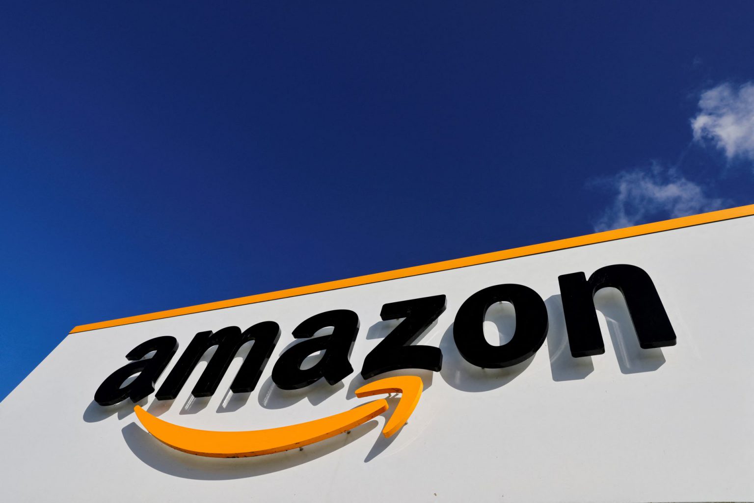 Amazon (AMZN) Q3 Earnings Buy, Sell, or Hold? AWS & Ads Impact