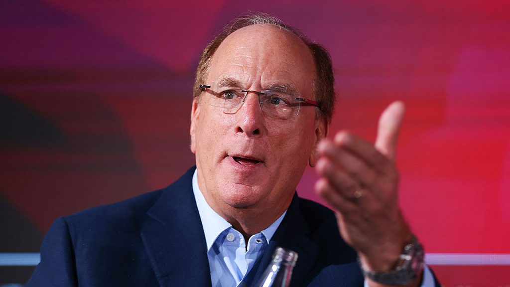 Following BRICS de-dollarization acts, BlackRock CEO Larry Fink has warned of the 'Urgent' US debt crisis that could end the US dollar