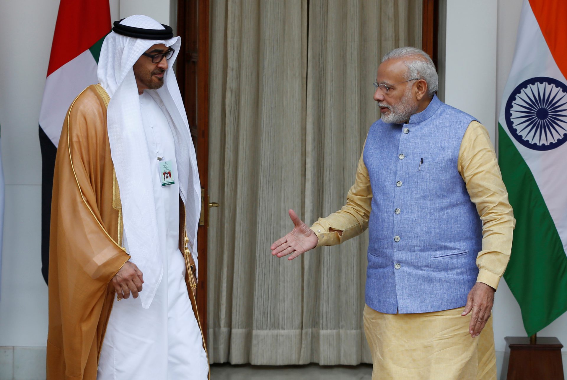 هند اولین پرداخت ارز محلی را برای نفت به امارات انجام می دهد