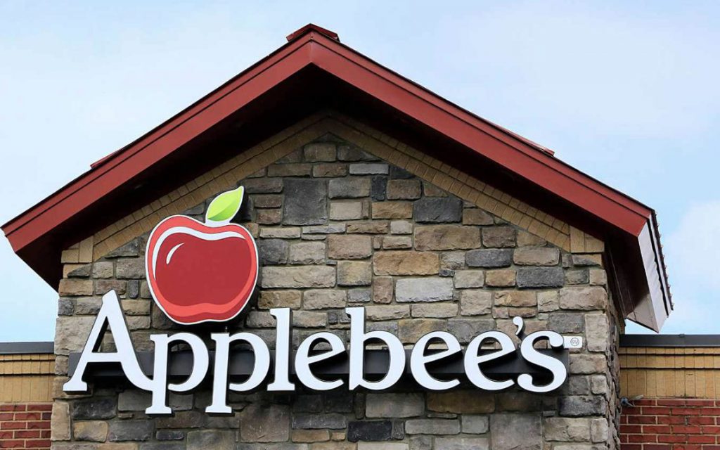 Does Applebee’s Take Apple Pay?
