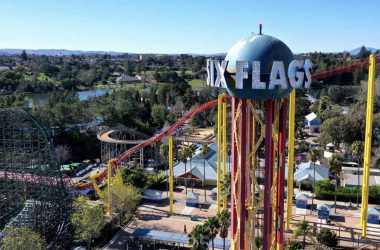 Does Six Flags Take Apple Pay?