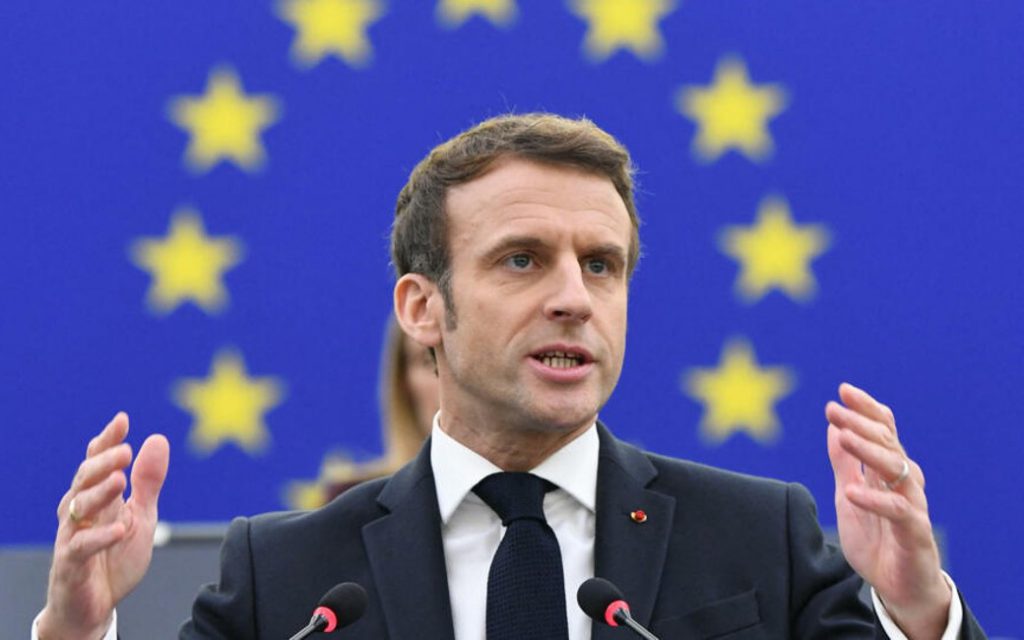 Il presidente francese Emmanuel Macron entra nell’Unione dell’Europa occidentale