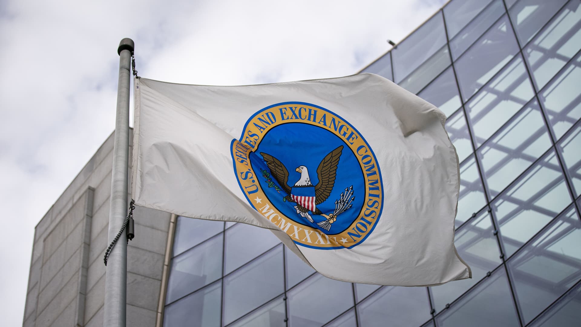 قاضی ایالات متحده SEC را به دلیل استدلال نادرست در پرونده بدهی تهدید کرد