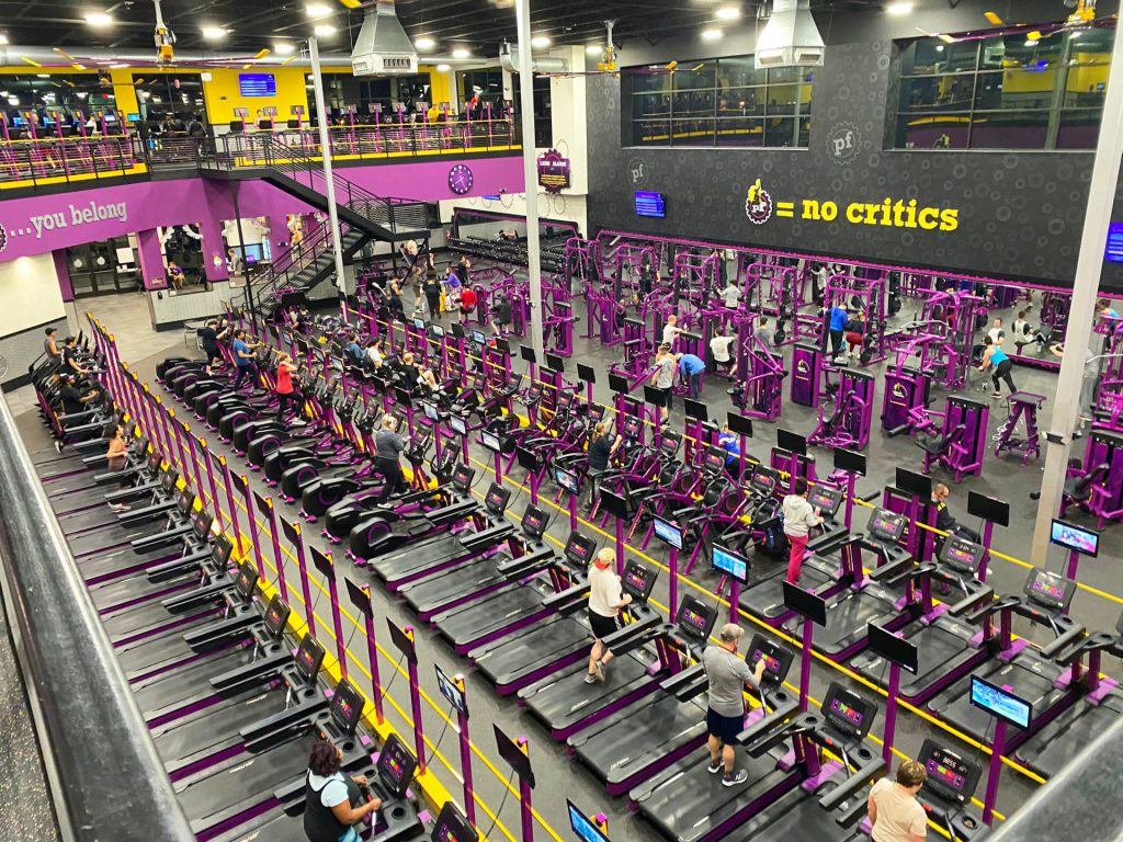 One of the most popular gyms in the US, we break down just how much it would cost to open a Planet Fitness Franchise