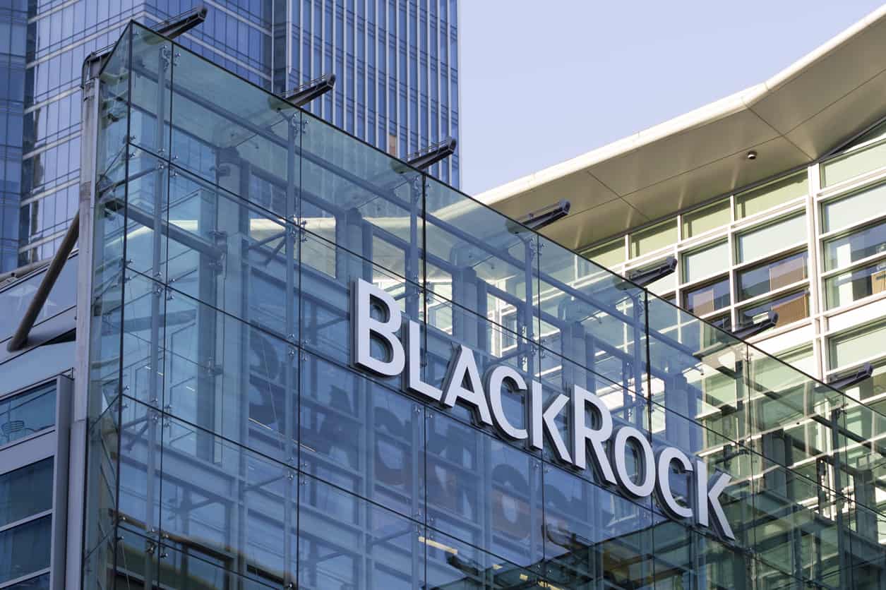 BlackRock به Grayscale در Spot Bitcoin ETF Pursuit: Talks with SEC می پیوندد