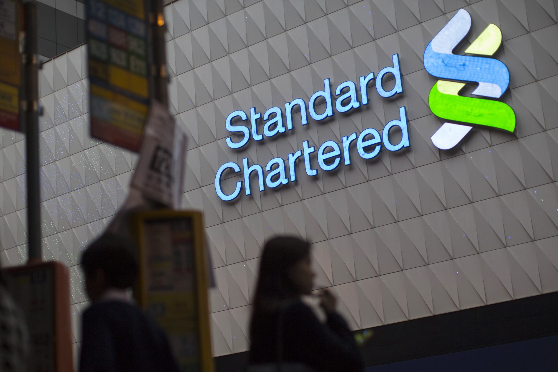 Standard Chartered to Launch Spot Bitcoin & Ethereum Trading Desk