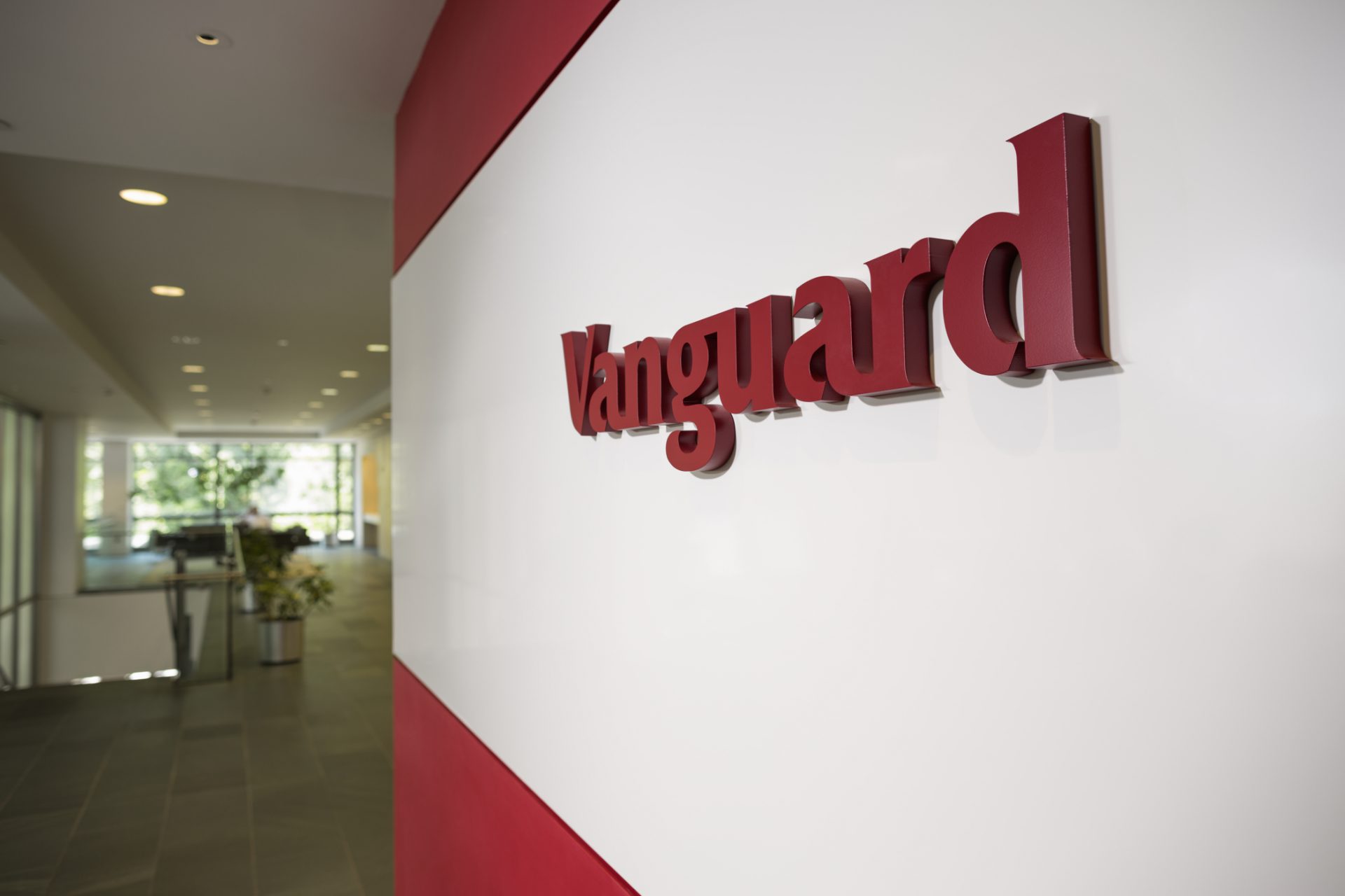 Vanguard رئیس سابق ETF BlackRock را به عنوان مدیرعامل جدید استخدام می کند