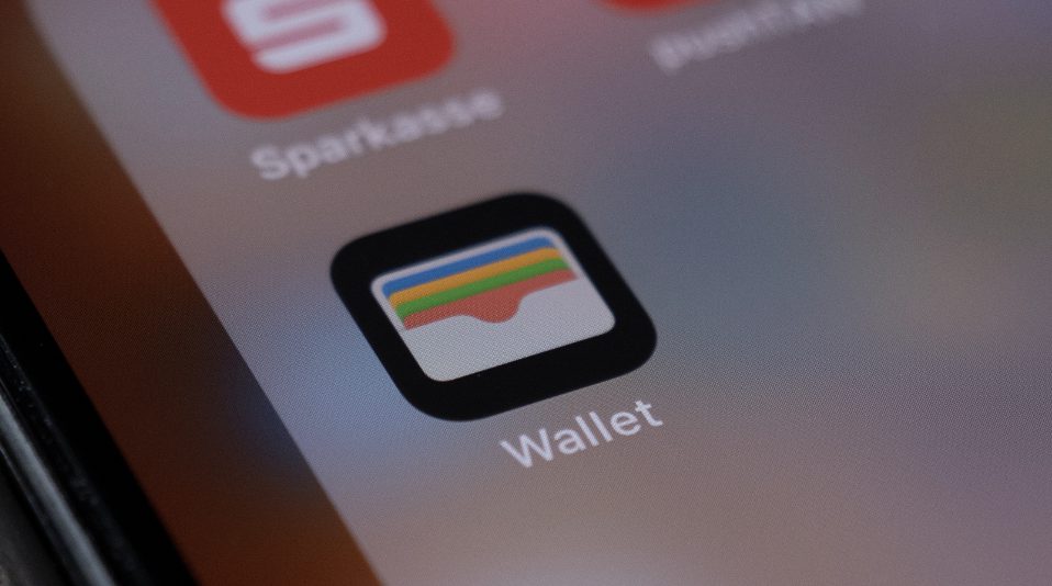How to Add Gift Card to Apple Wallet?