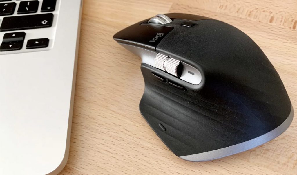 how to connect logitech mouse to macbook