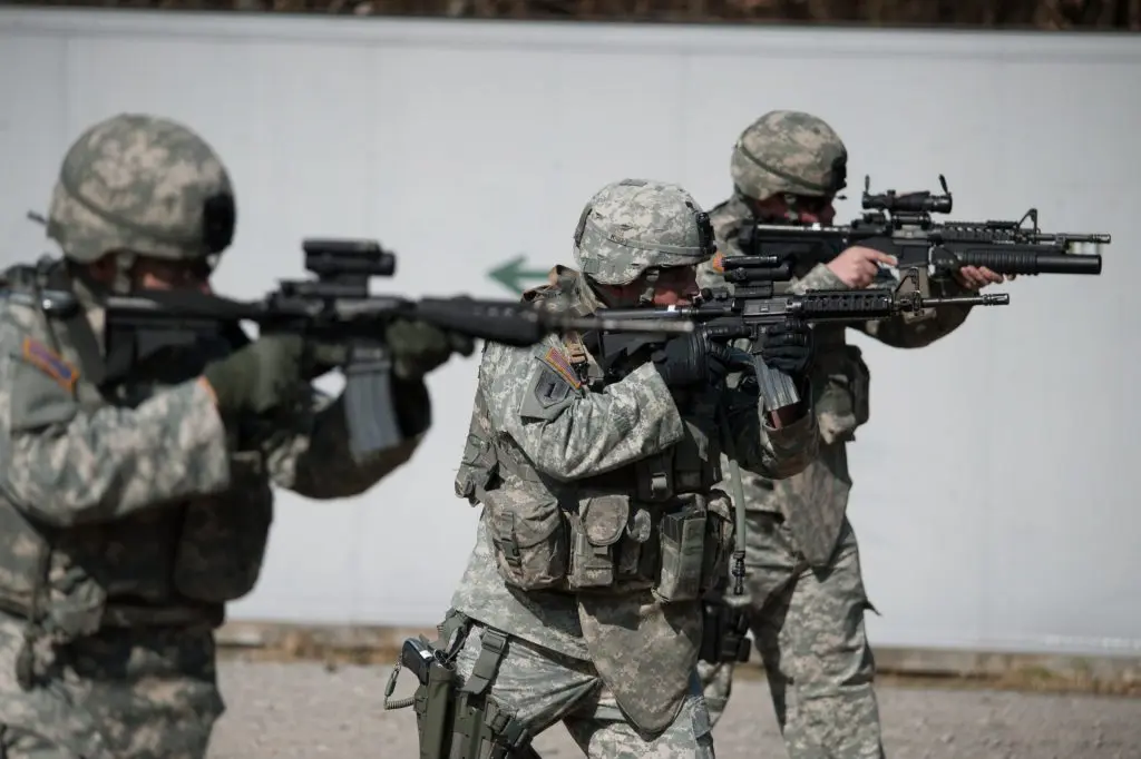 us arms weapons