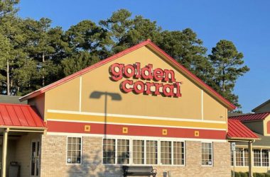 Does Golden Corral Take Apple Pay?