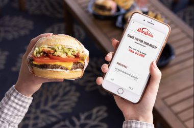 Does Red Robin Take Apple Pay?