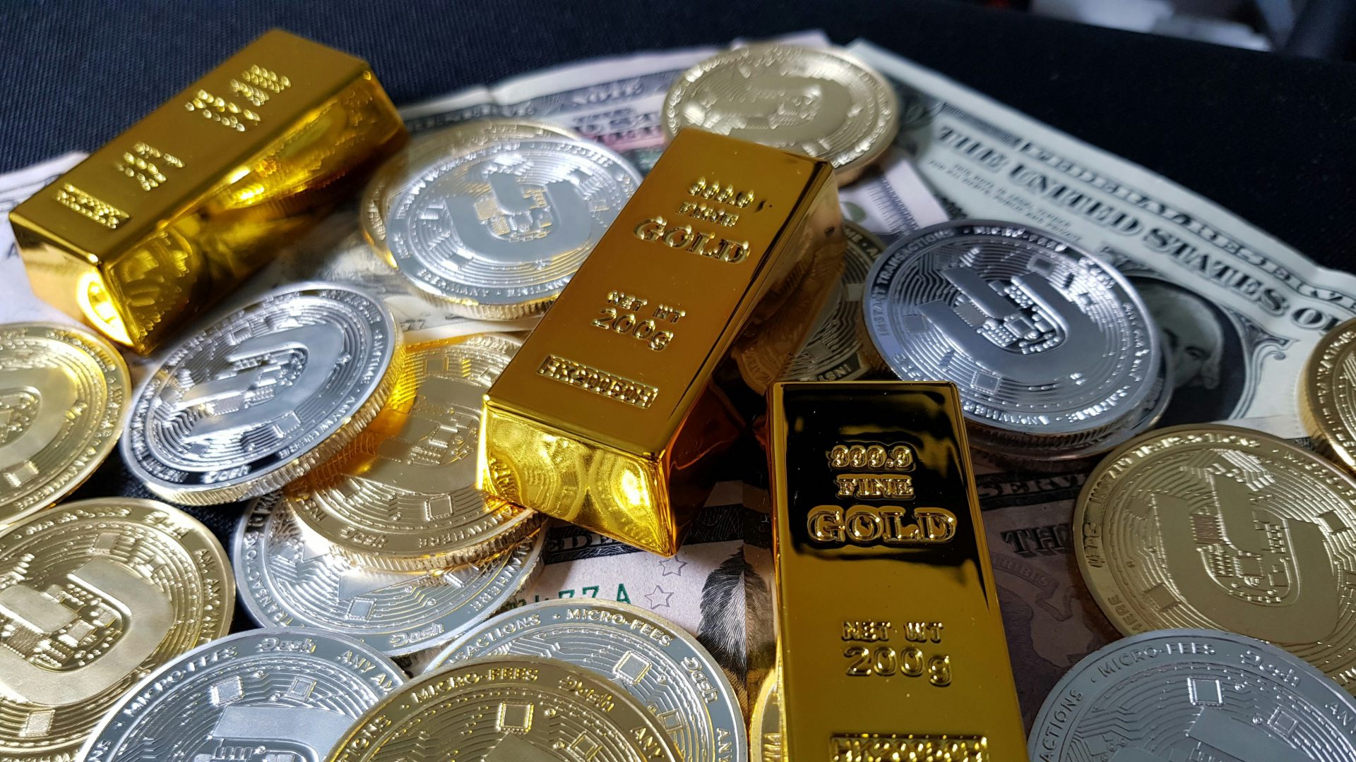 Don’t Sell Gold & Silver, Buy More When it Dips’ Says US Millionaire