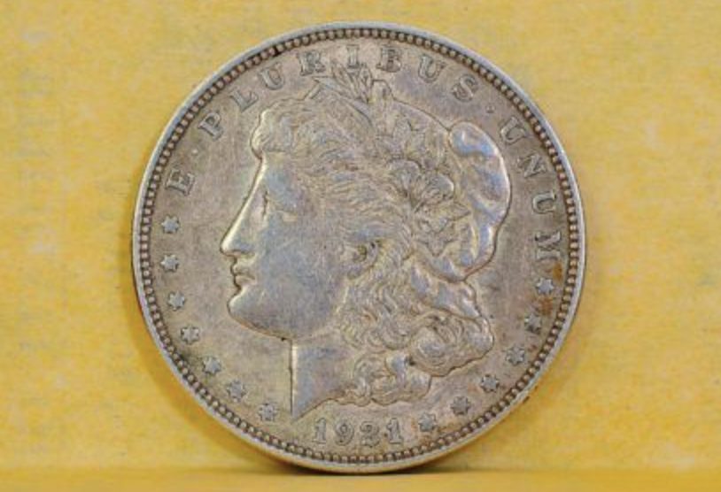 یک دلار نقره ای 1921 آمریکا چقدر می ارزد؟