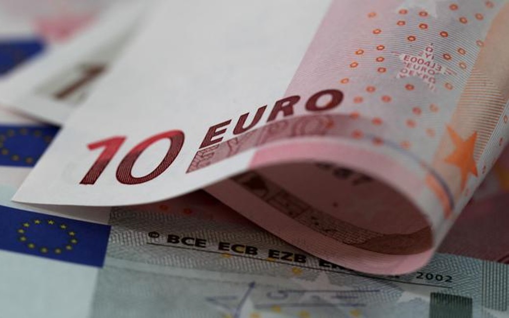 Currency: Foreign Countries Dump Euro From Their Reserves