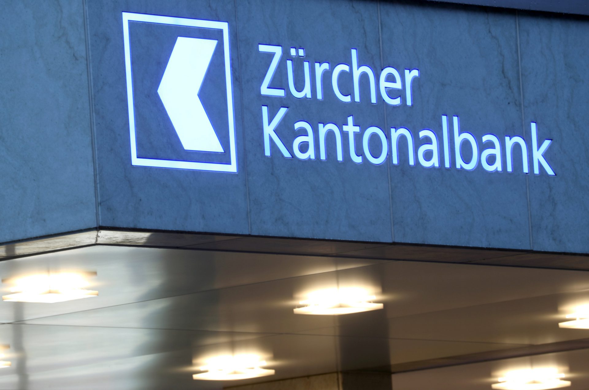 Switzerland's Zurich Cantonal Bank Launches Bitcoin & Ethereum Trading