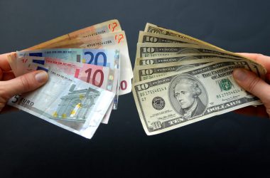 us dollar euro currency notes bills usd