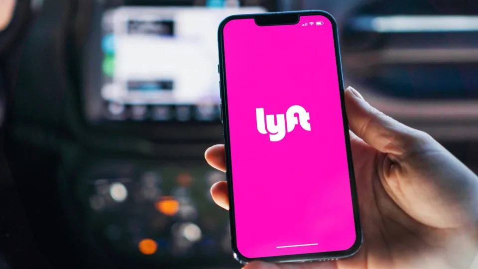 سهام Lyft Inc (LYFT) به دنبال چشم انداز سود قوی افزایش یافت