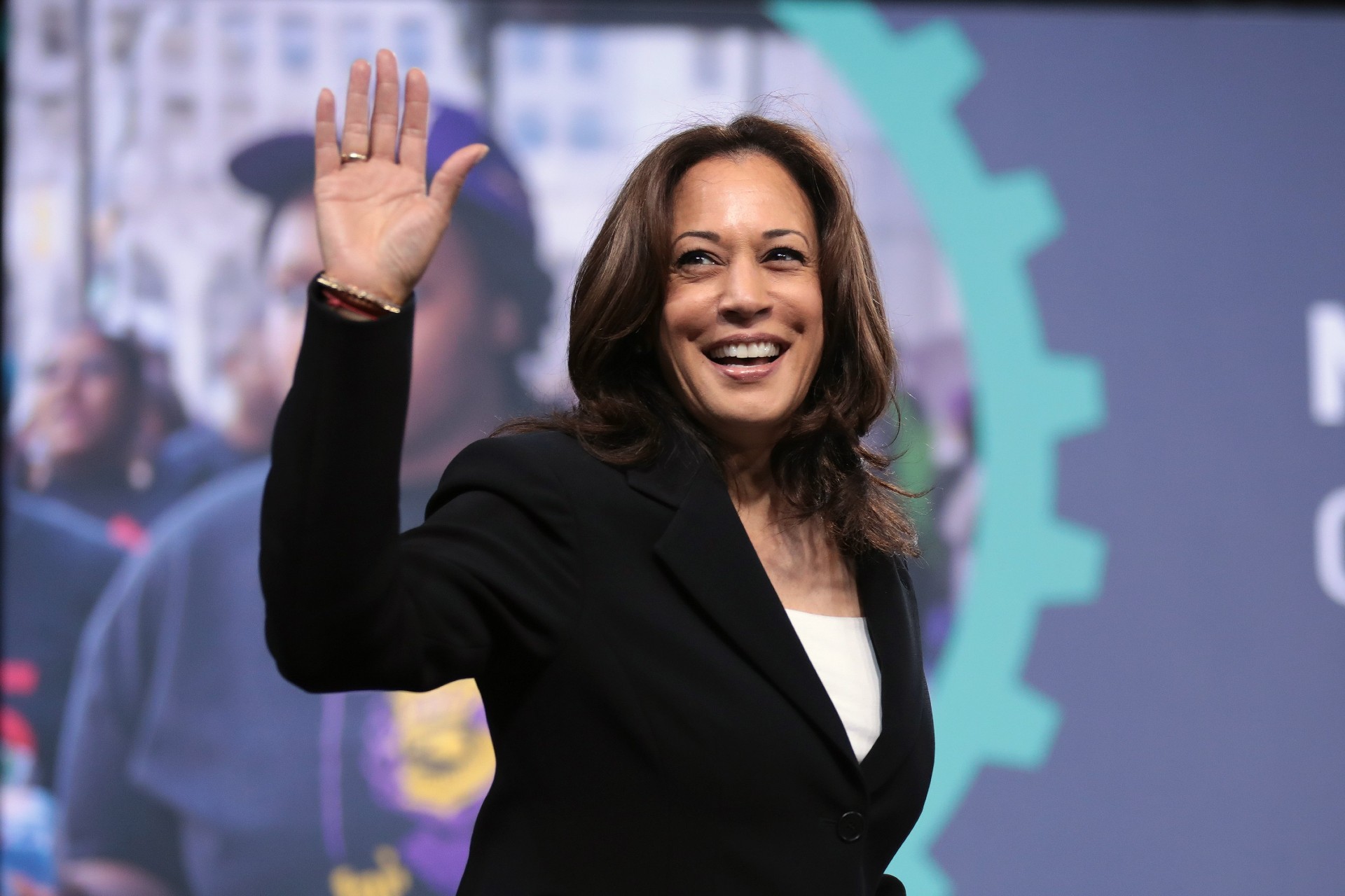 Kamala Harris Ends Campaign With 20 Million in Debt