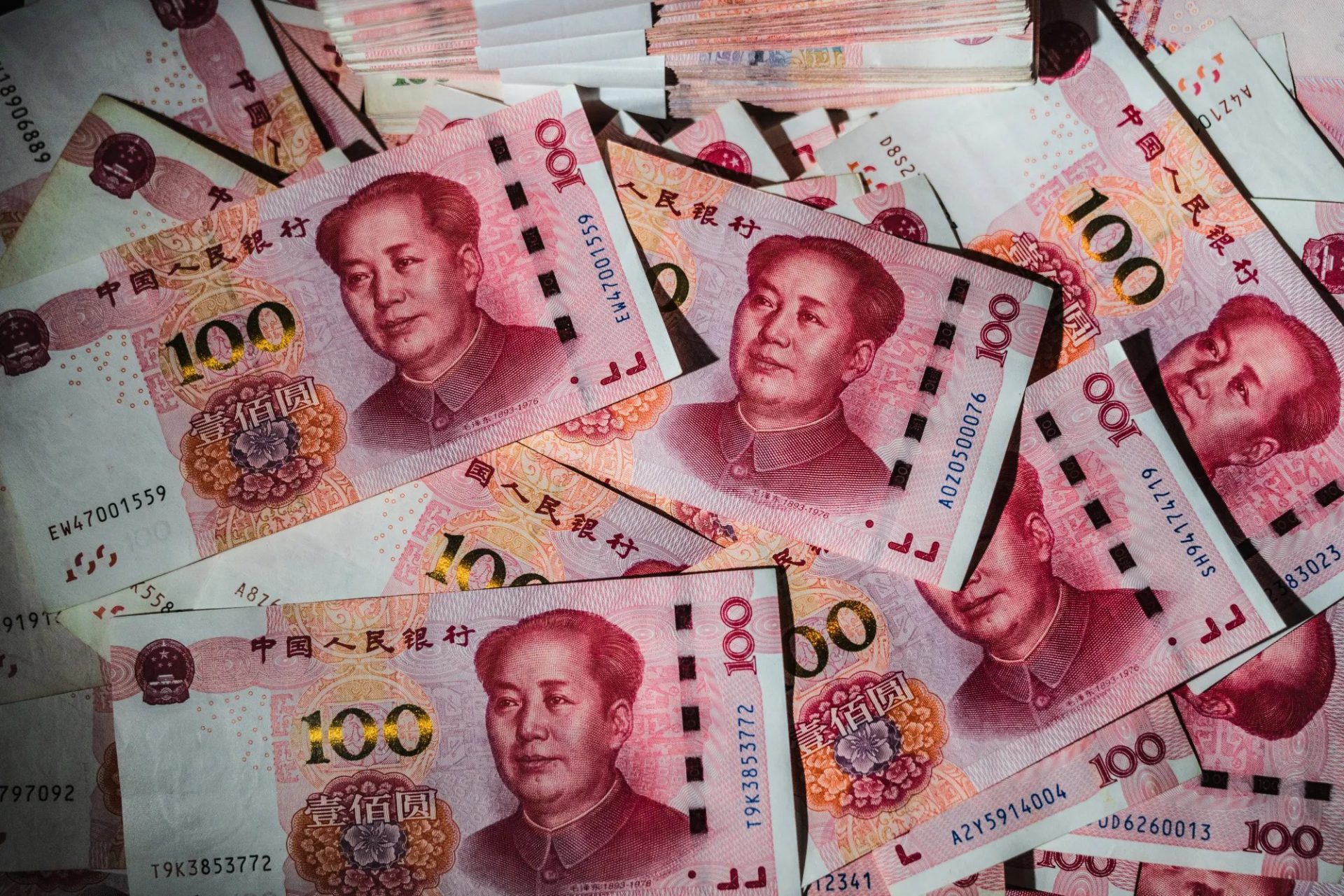 China to Promote Yuan For International Use, PBOC Governor Confirms