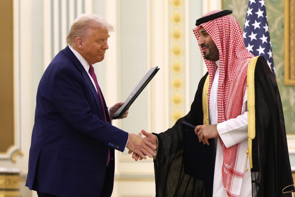 US President Donald Trump and Saudi Arabia's Crown Prince Sign new Deal