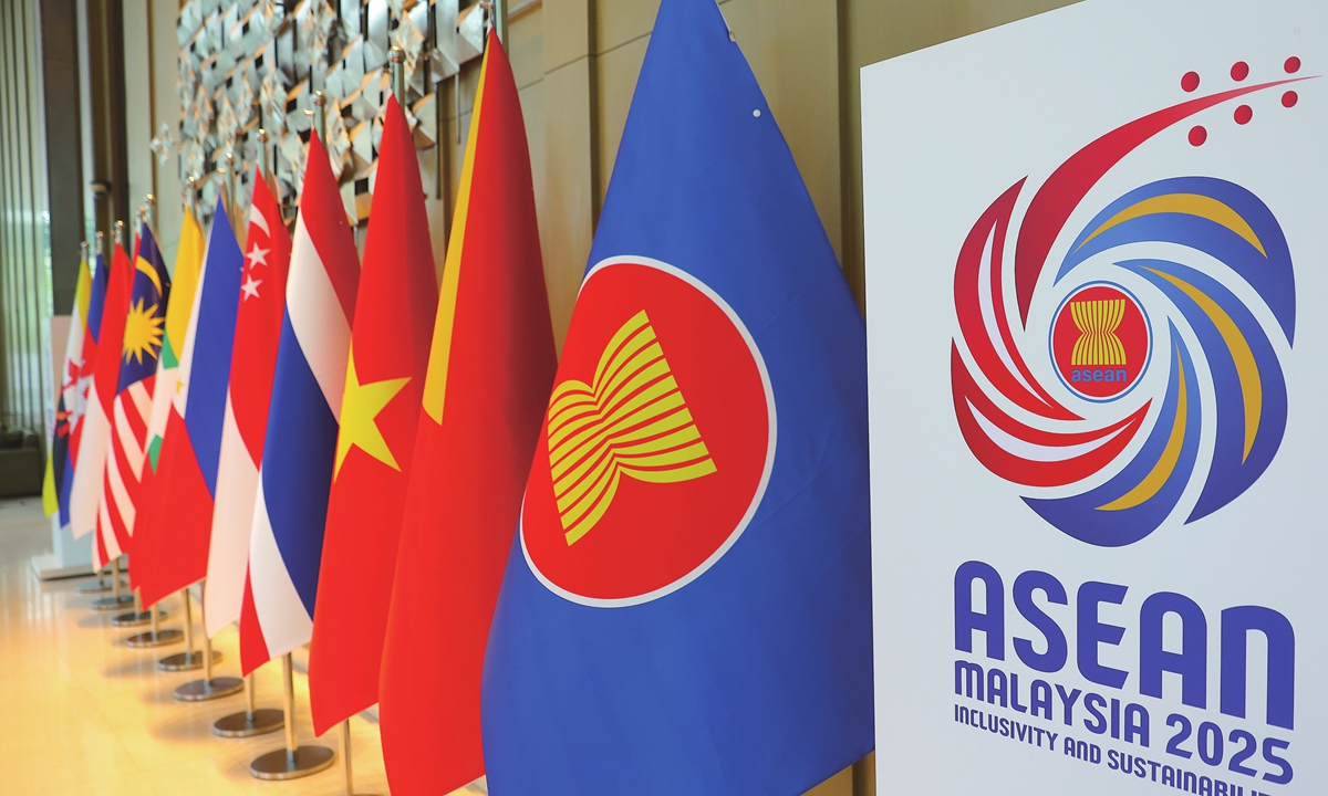 Goodbye US Dollar: ASEAN Nations Sign Deals To Trade in Local Currency