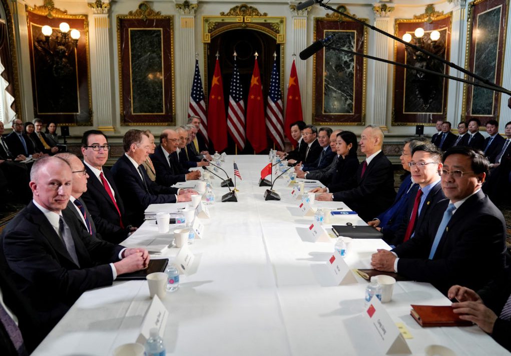 China Chooses US Trade, Weakens Russia’s De-Dollarization Push