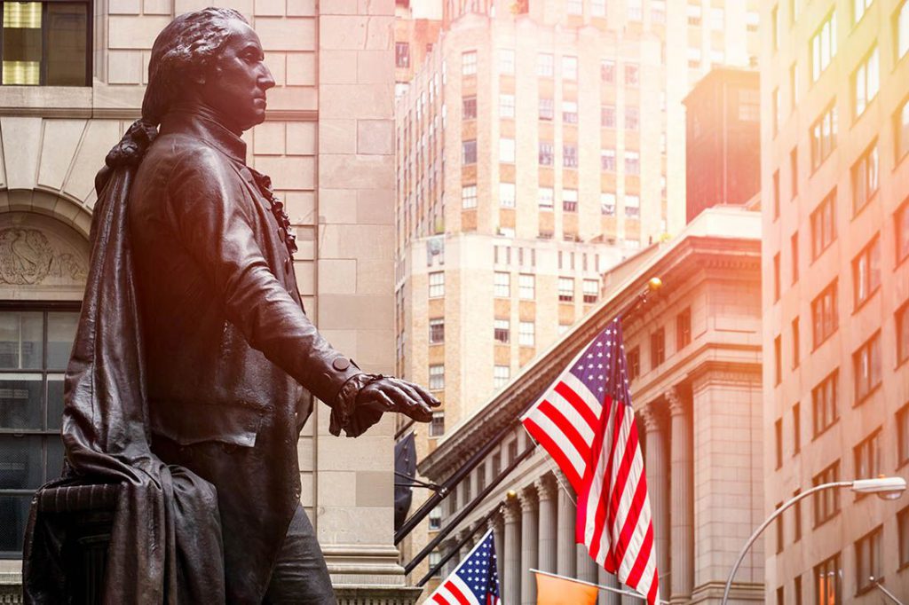 El CEO de Coinbase advierte que la deuda de EE.UU. impulsará a Bitcoin a superar al dólar
