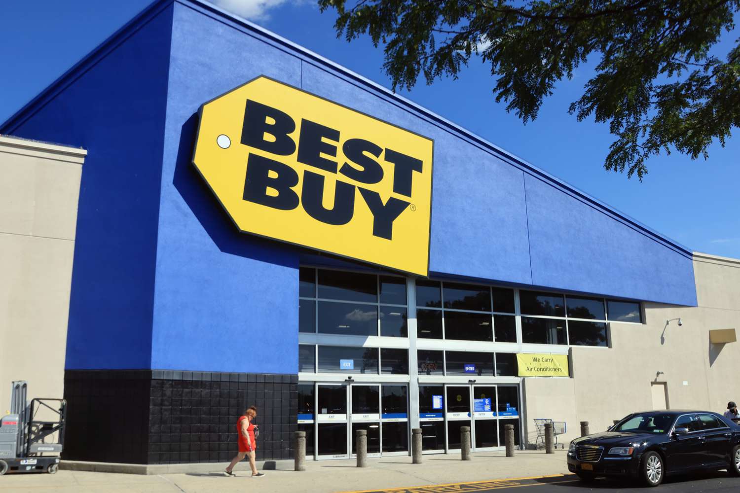 Best Buy Surges On Strong Tech: Will BBY Surge Past $100 in 3 Years?