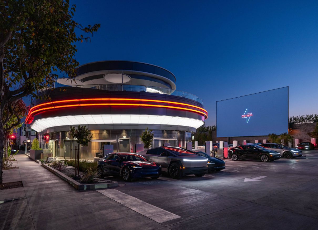 TSLA at $316 Eyes $500 Target as Tesla Diner Pulls $47K Daily