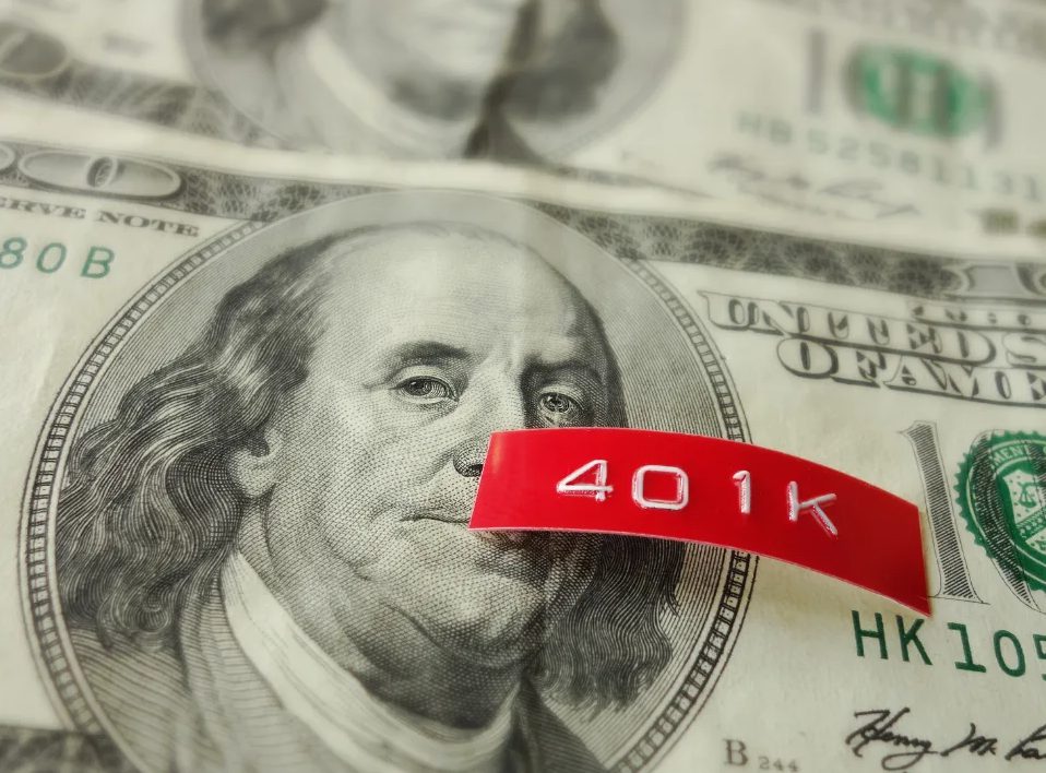 Trump Opens $9T US 401k Market to Crypto, Gold & Private Equity