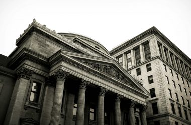 Central Banks Buy 166t Gold as BRICS Pushes De-Dollarization Forward