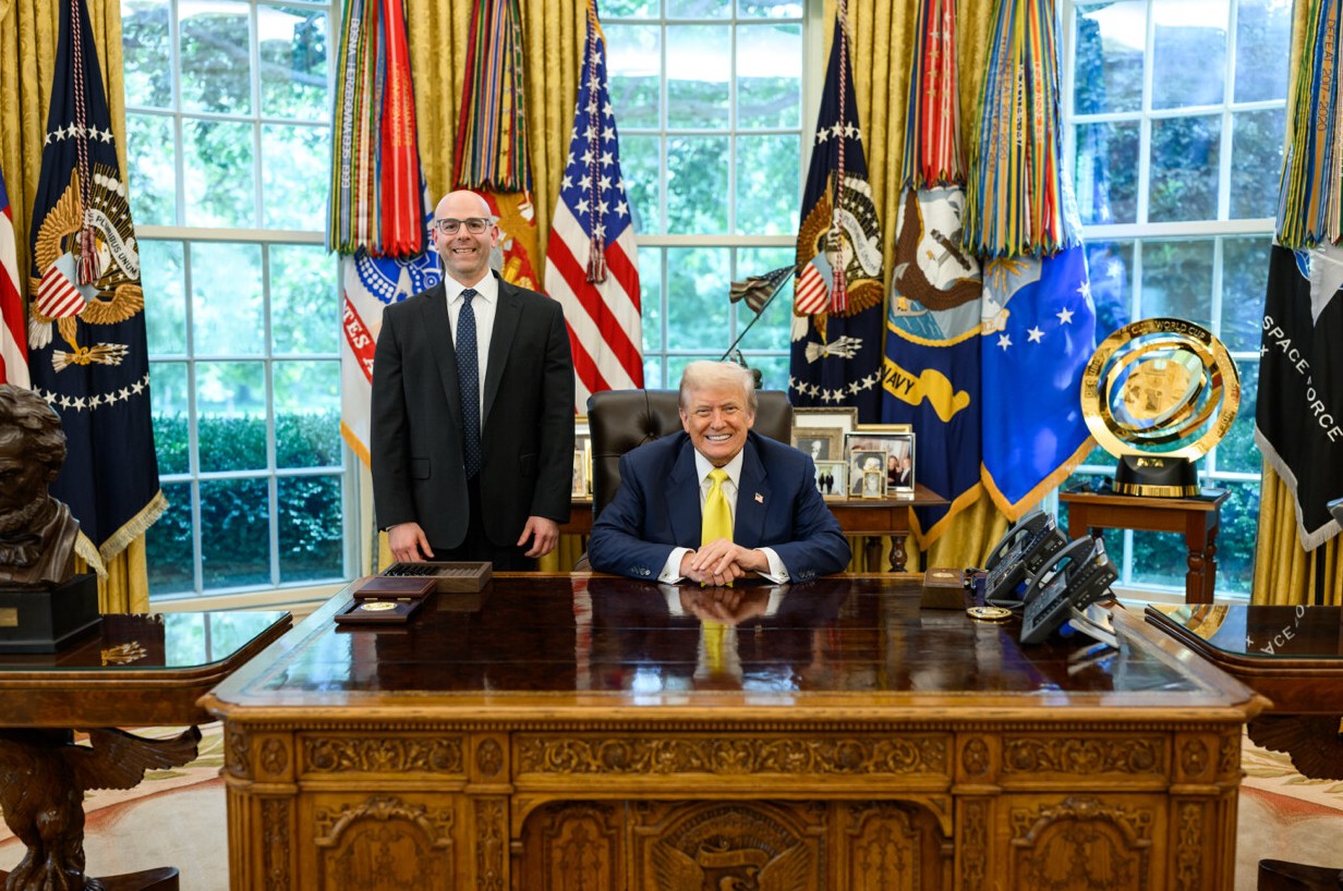 Gold Hits $3,401, Up 39% in a Year as Trump Installs Miran at Fed