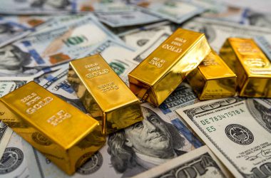Analysts Warn De-Dollarization May Send Gold Prices to Record Highs