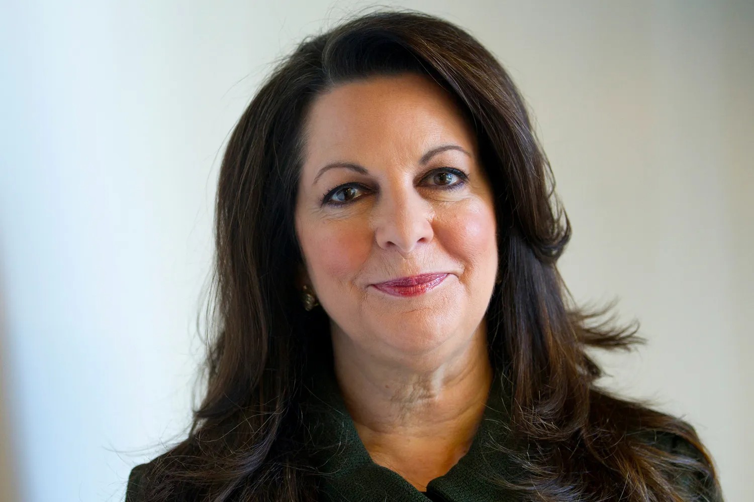 Denied Applebee’s CEO Role, Woman Buys the Company & Fires Boss