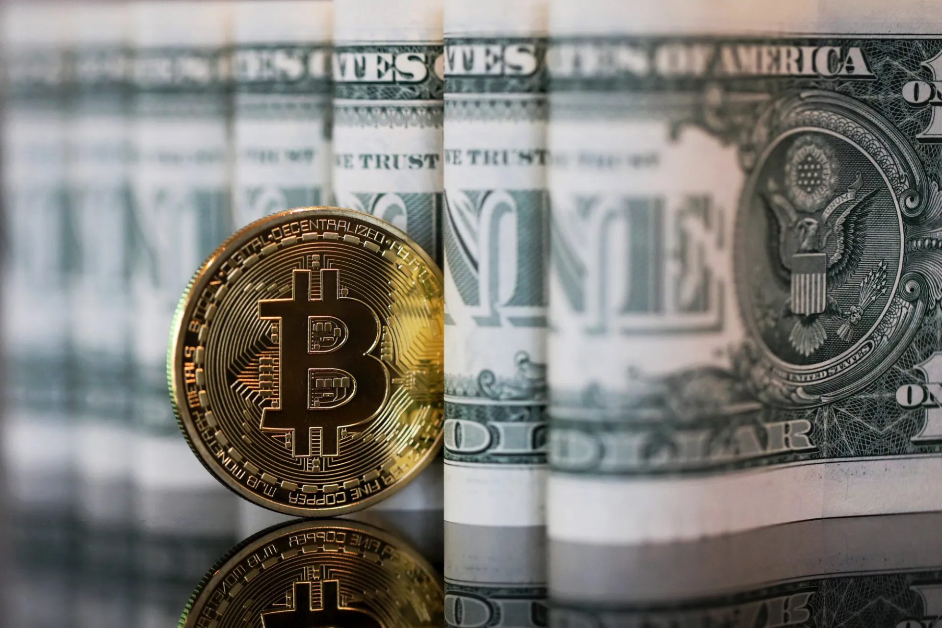4 Analysts Predict Bitcoin To Climb Above $1 Million: See the Timeline