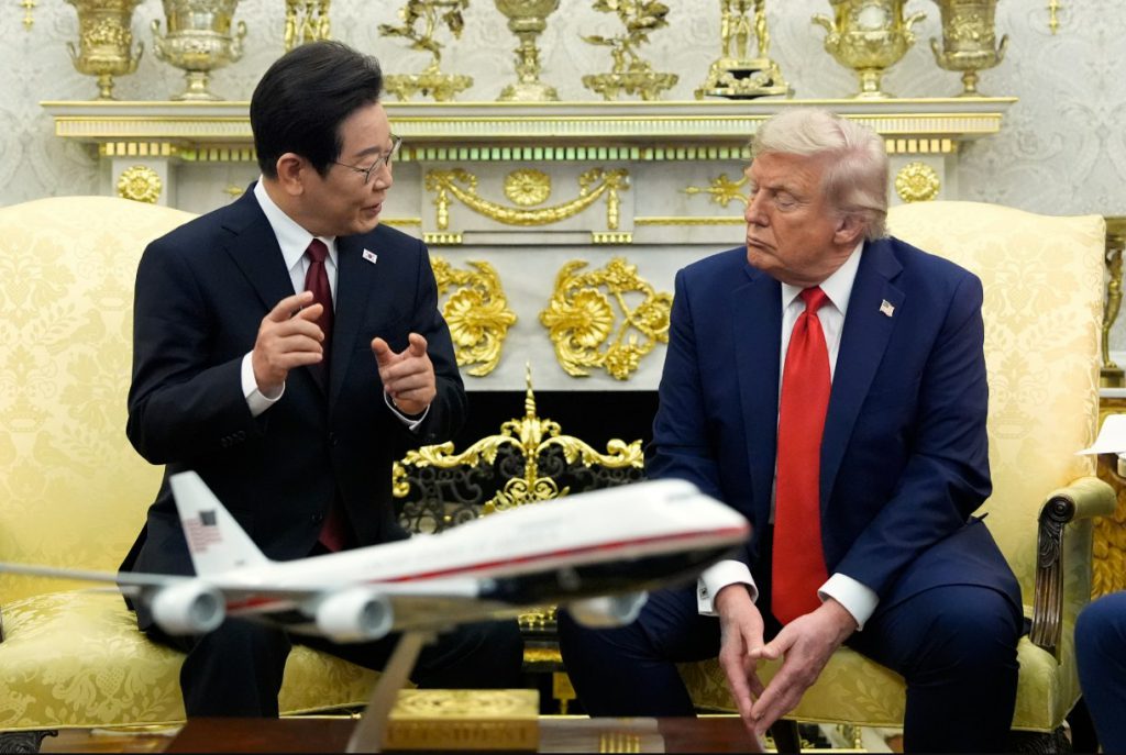 Trump in close discussion with South Korean leader