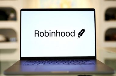 robinhood logo on screen