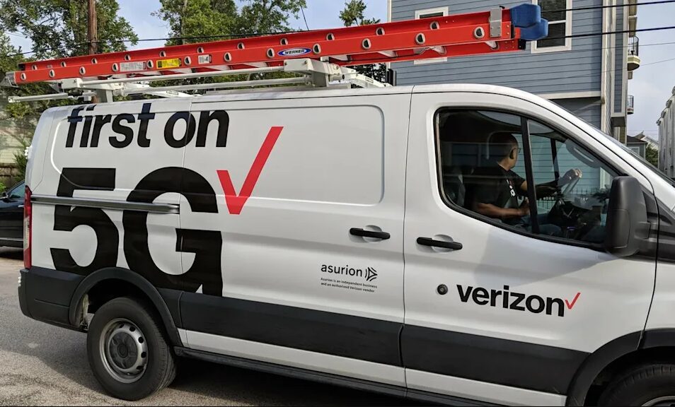 Verizon service van