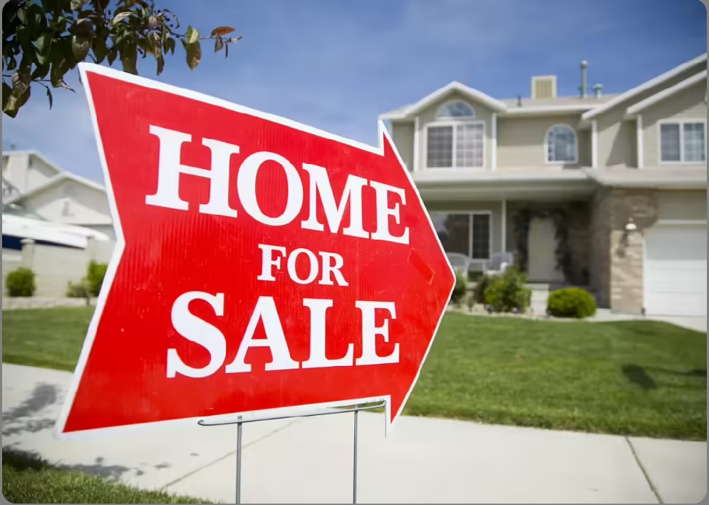 Housing Crisis: Home Sales in the US Tank More Than 8%