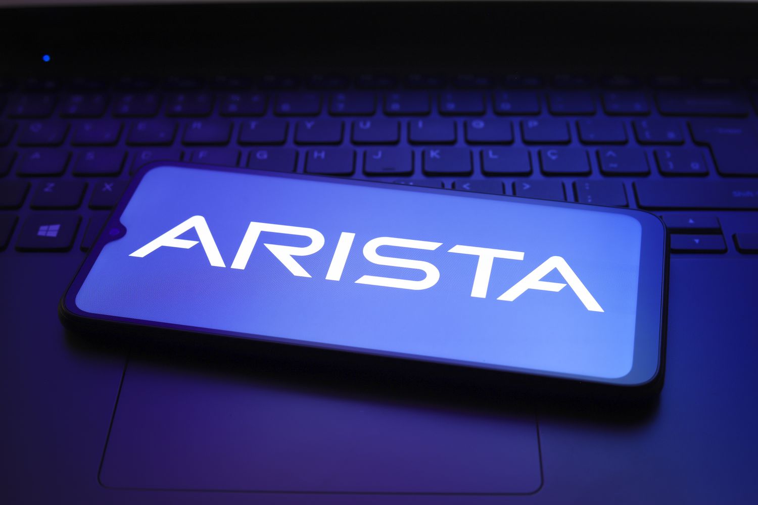 Buy the Dip? Assessing Arista Stock (ANET) After Recent Insider Selling